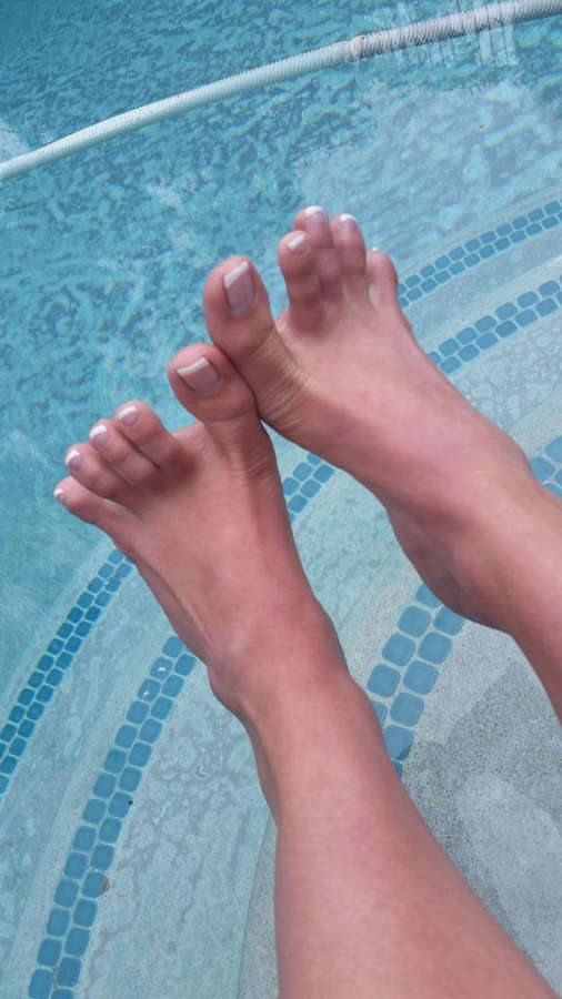 Allie Brooks Feet