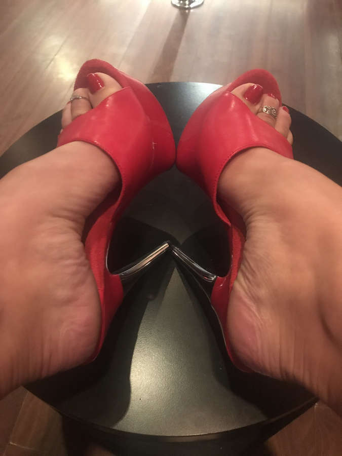 Helena Price Feet