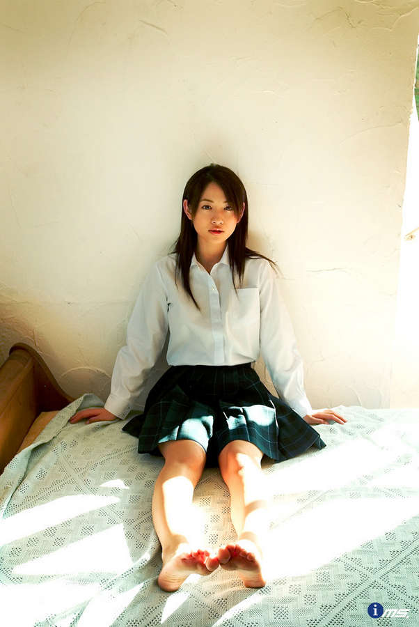 Ayumi Ninomiya Feet