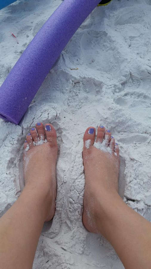 Kenna Valentina Feet