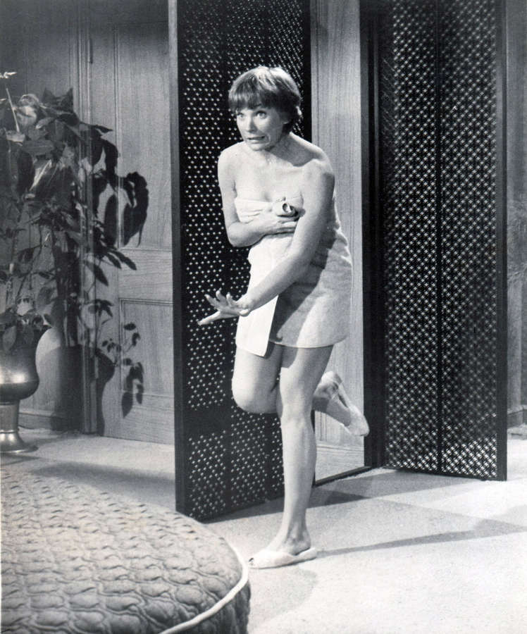 Shirley MacLaine Feet (16 photos). 
