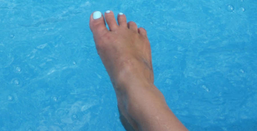 Lila Popa Feet