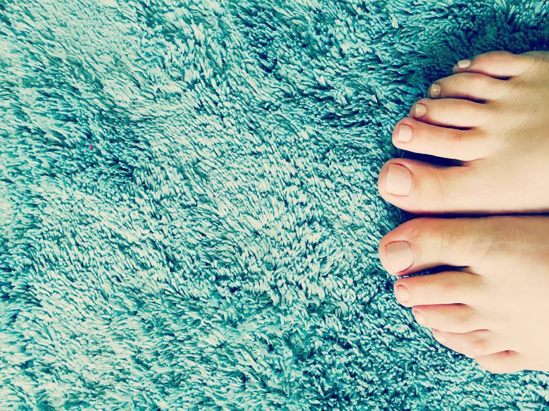 Nina feet.