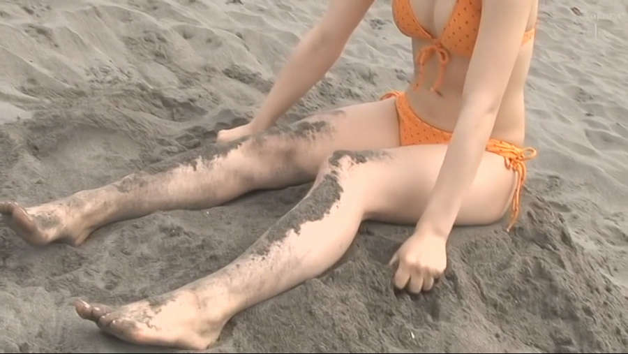 Momoko Tsugunaga Feet