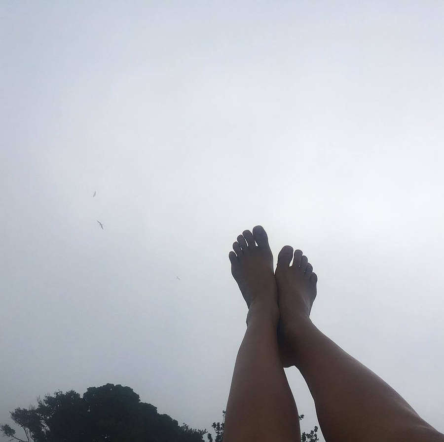 Lua Blanco Feet