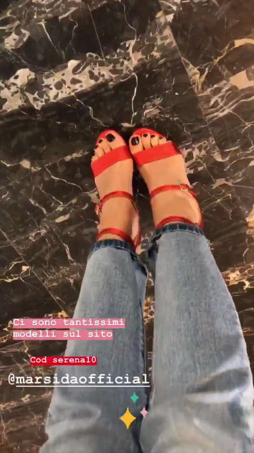 Serena Garitta Feet