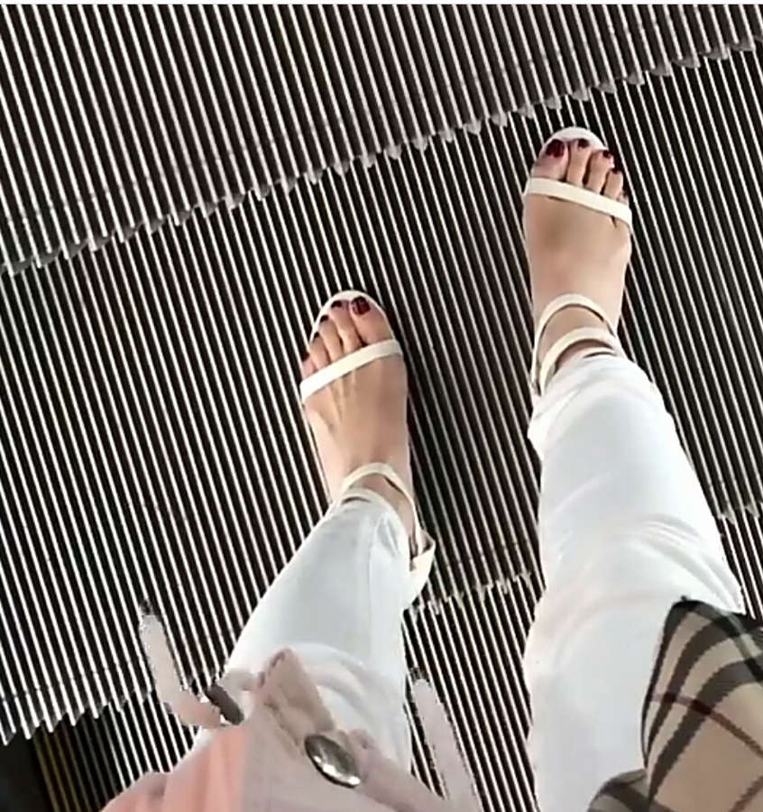 Donnalyn Bartolome Feet