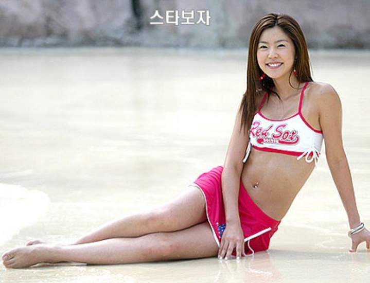Yoon Mi Lee Feet
