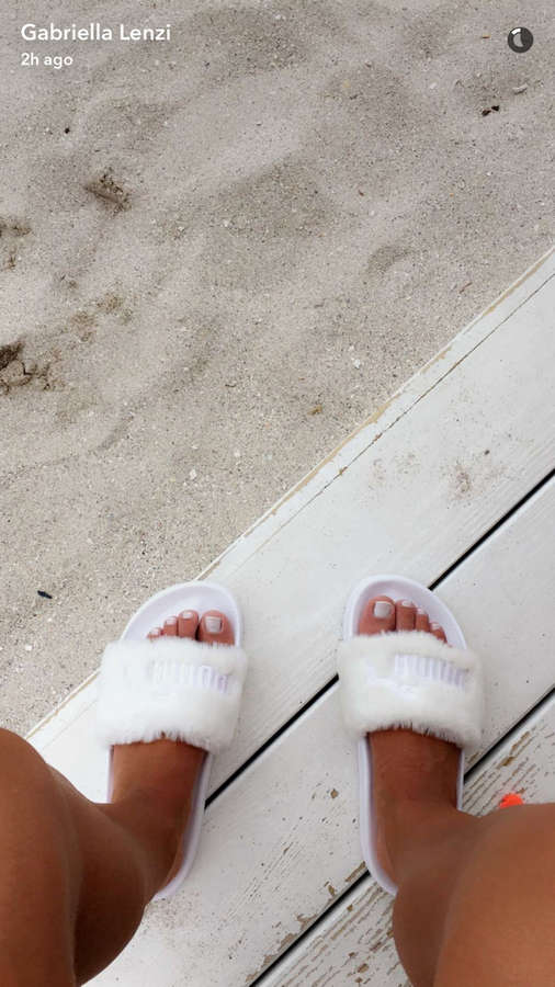 Gabriella Lenzi Feet