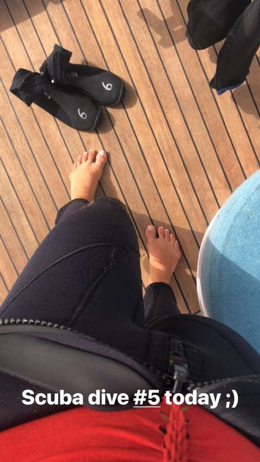 Violetta Komyshan Feet