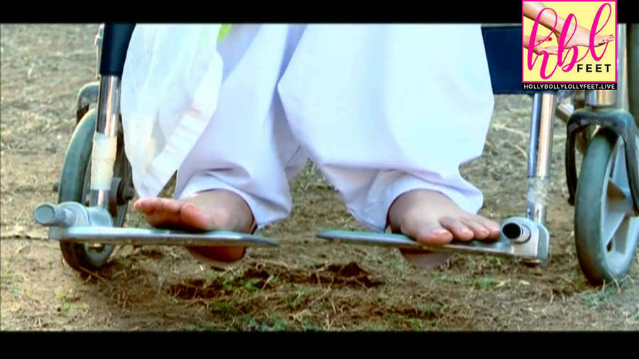 Ayeza Khan Feet