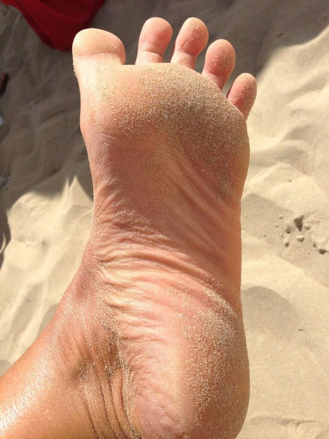 Roberta Beta Feet