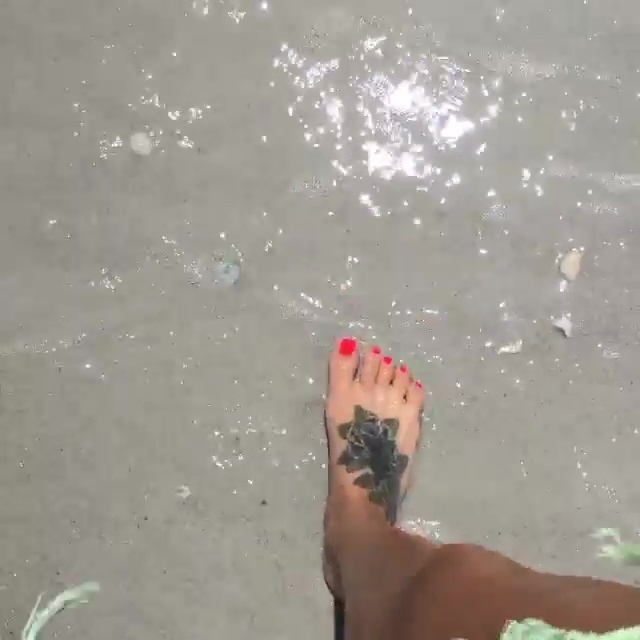 Courtney Enders Feet