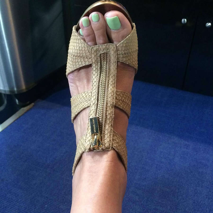 Tammara Souza Feet