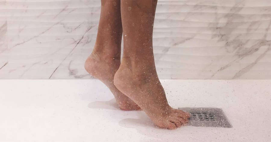 Claudia Lagona Feet