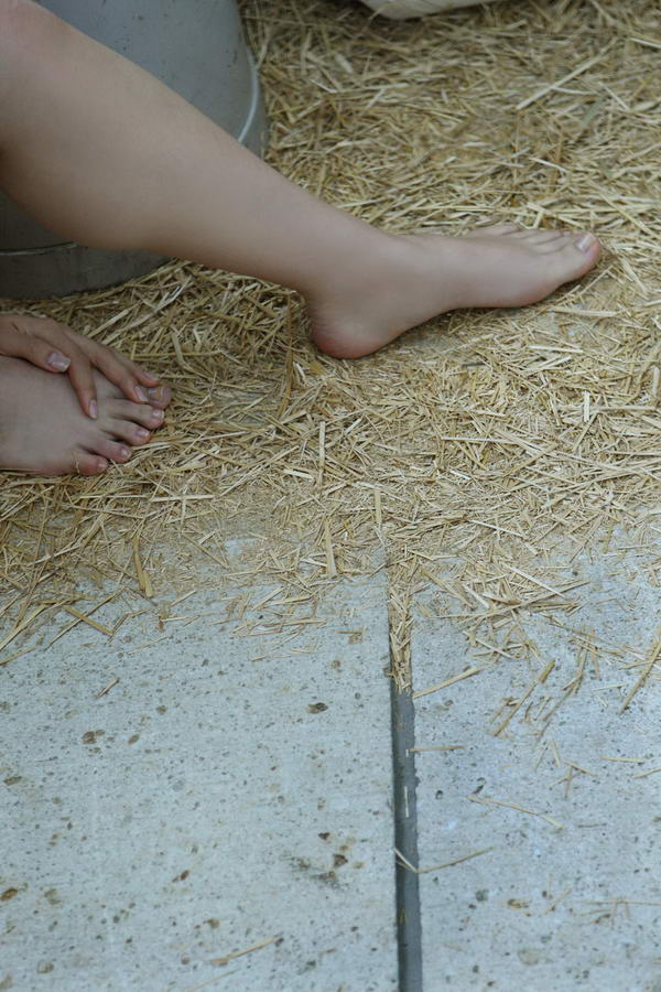 Natsumi Yoshioka Feet