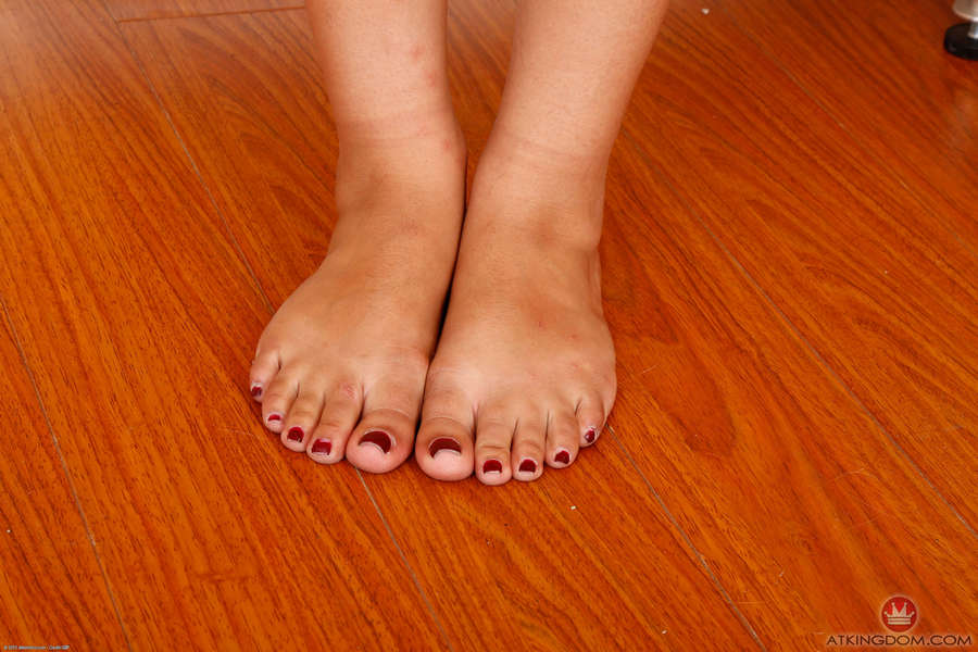 Sophia Leone Feet