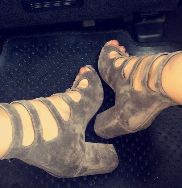 Tana Mongeau Feet