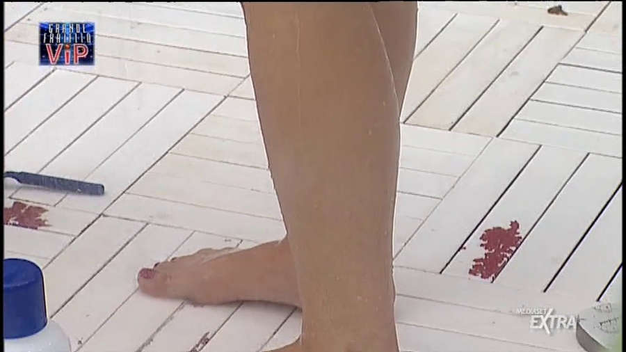 Alessia Macari Feet