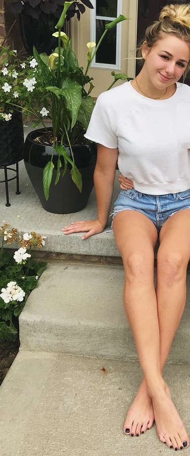 Chloe Lukasiak Feet
