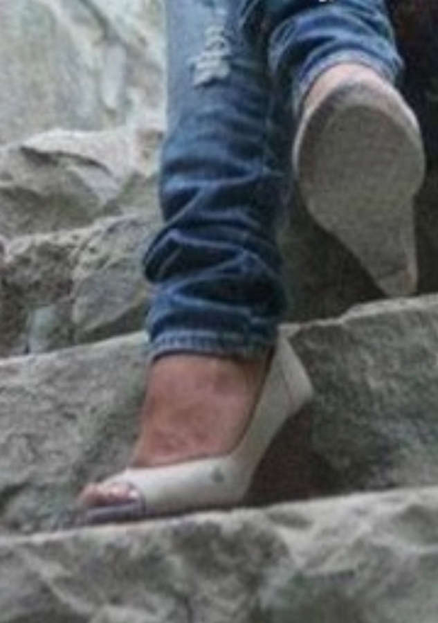 Khatereh Asadi Feet