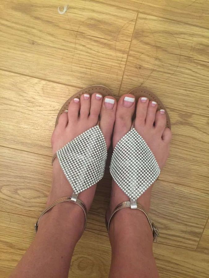 Kerry Louise Feet