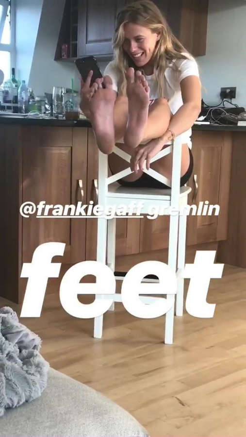 Frankie Gaff Feet