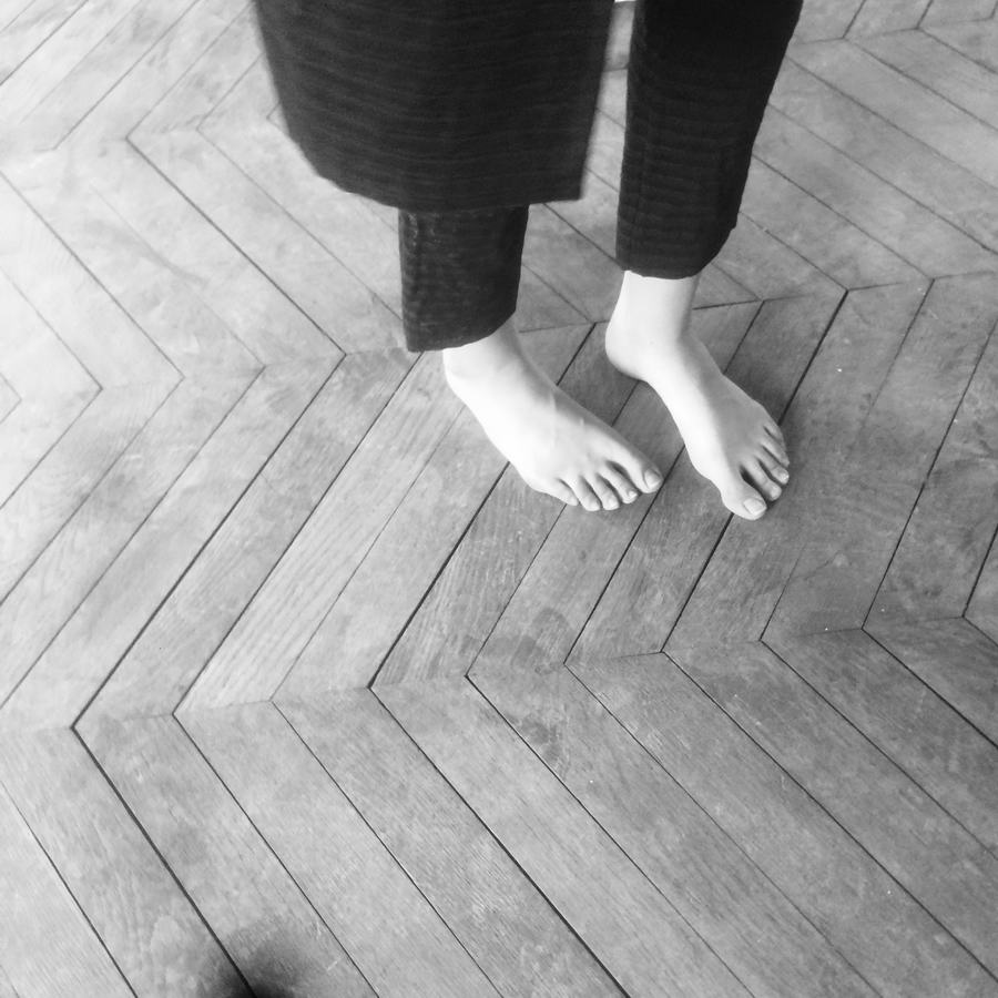 Aomi Muyock Feet