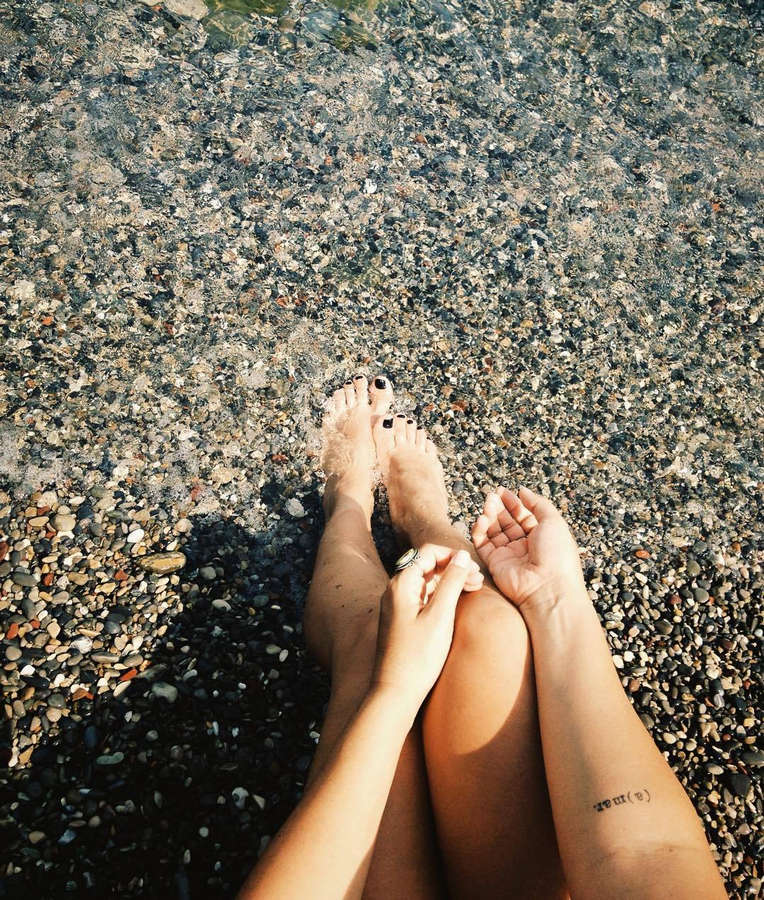 Lara Rodrigues Feet