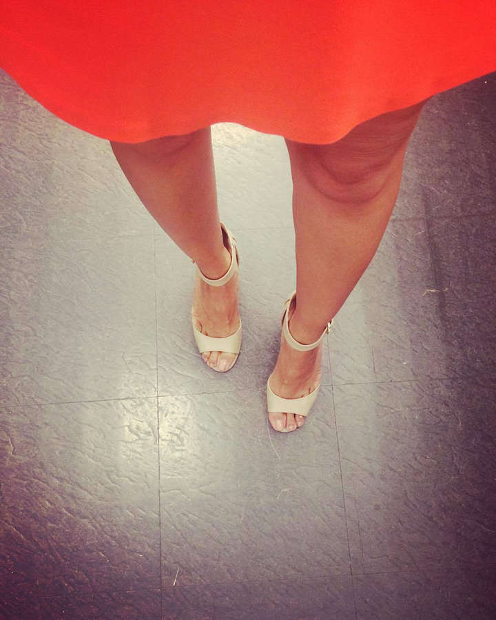 Veronica De La Cruz Feet