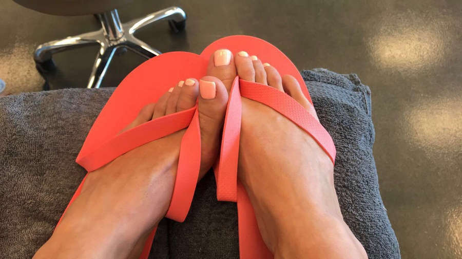 Kissa Sins Feet. 
