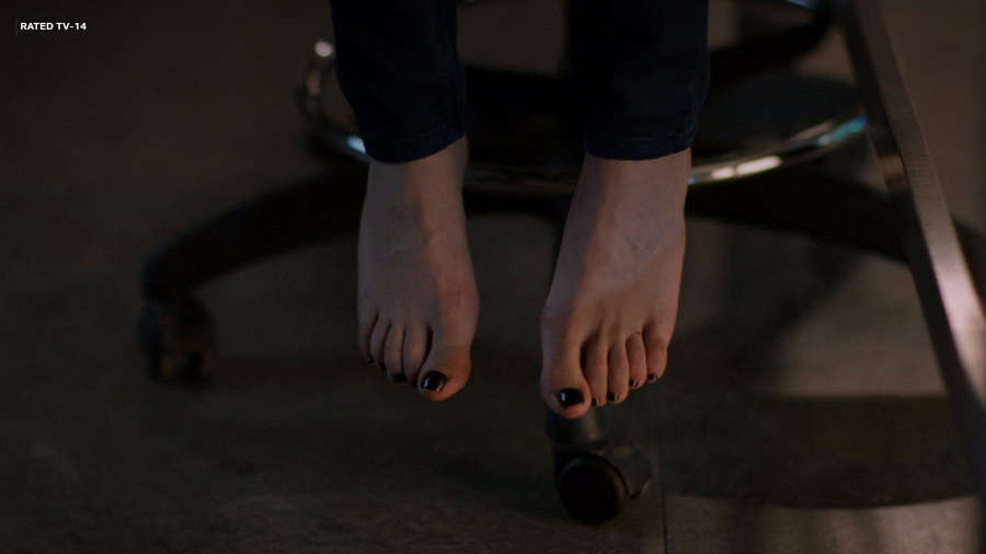 Naomi Battrick Feet