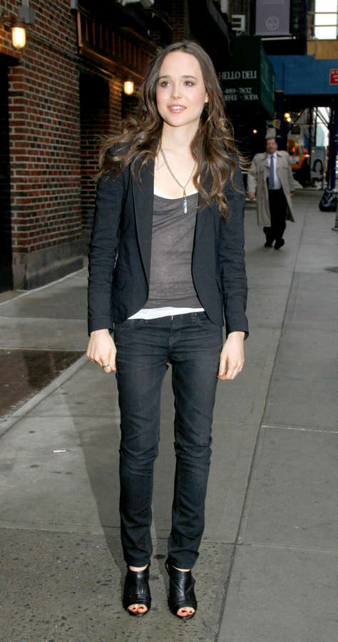 Ellen Page Feet