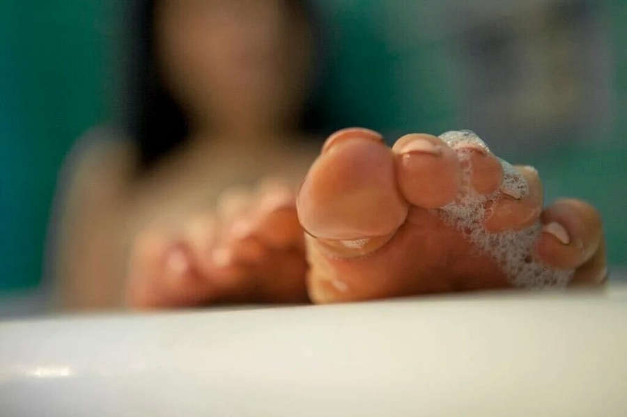 Olivia Black Feet. 