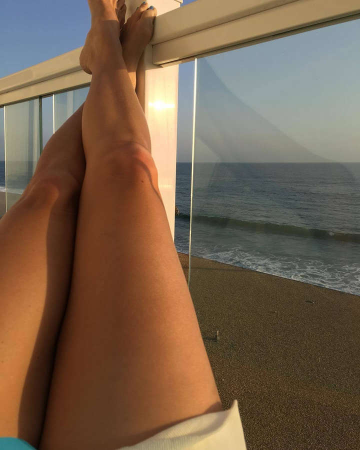 Laura Wright Feet