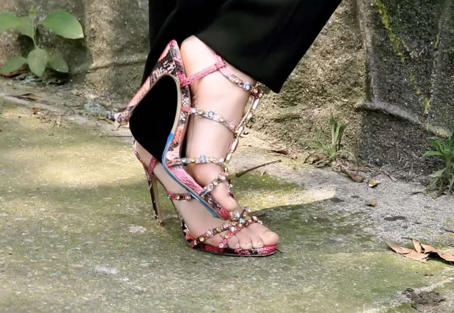Danna Paola Feet