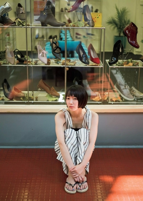 Riho Yoshioka Feet