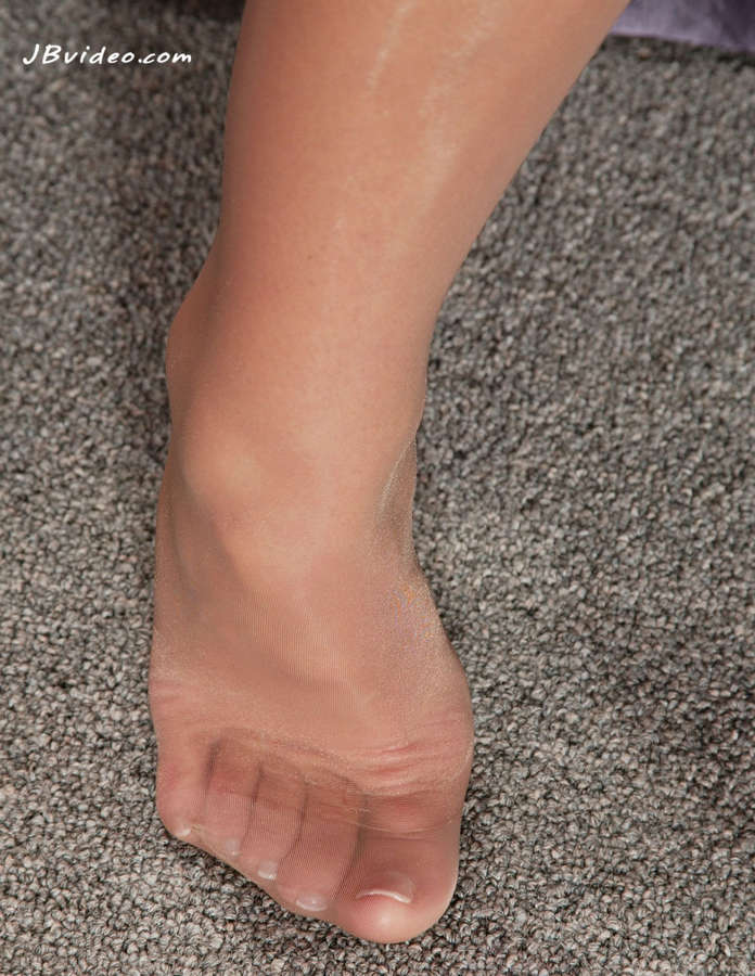 Rita Faltoyano Feet