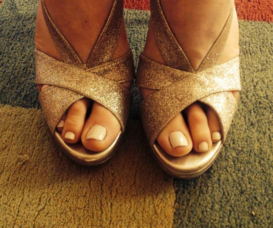 Kira Guloien Feet