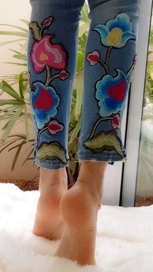 Claudia Citroni Feet