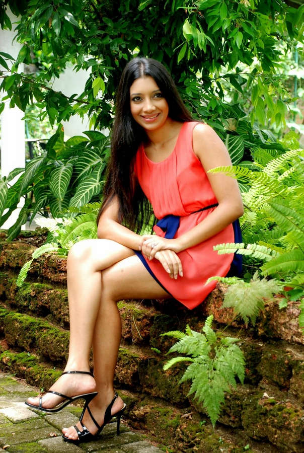Sachini Ayendra Feet