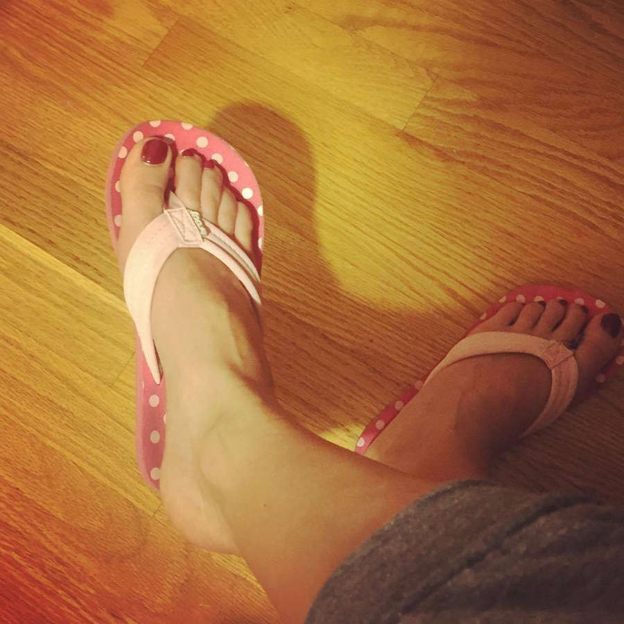 Angela Kinsey Feet