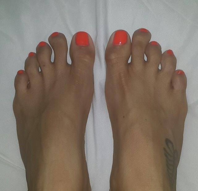 Yendi Phillips Feet
