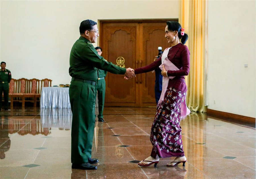 Aung San Suu Kyi Feet