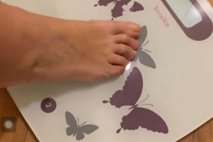 Debora Villa Feet