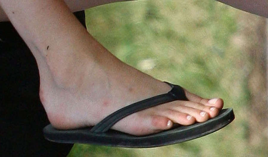 Aimee Teegarden Feet