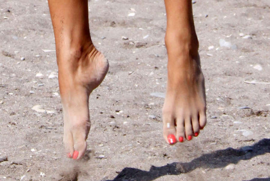 Natalie Thanou Feet
