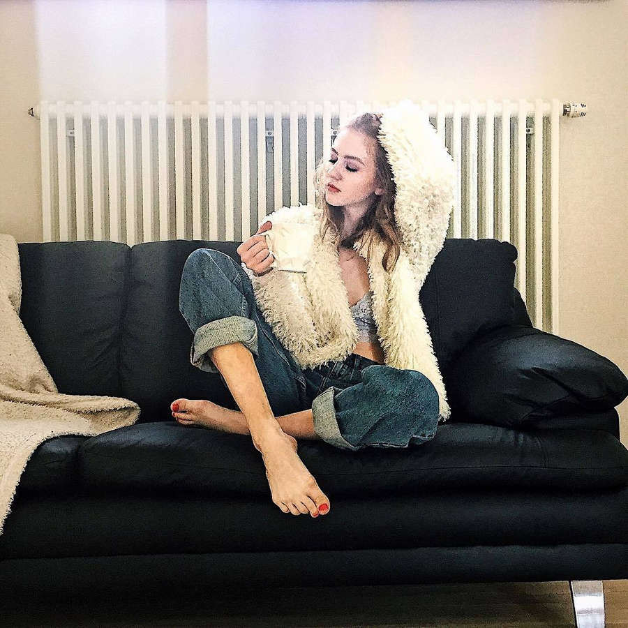 Evelina Parkere Feet