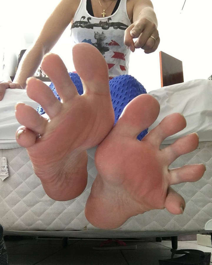 Rainha Grazi Feet