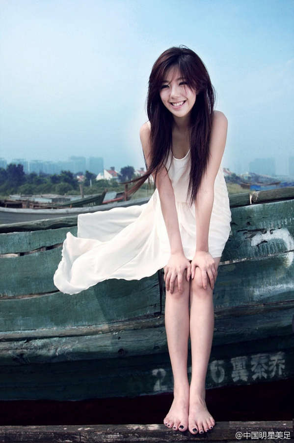 Chloe Zhao Feet